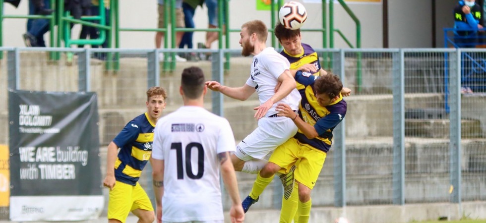 Una fase di Levico Terme - Maia Alta: i meranesi hanno stoppato la capolista (foto Federico Roat) Una fase di Levico Terme - Maia Alta: i meranesi hanno stoppato la capolista (foto Federico Roat)
